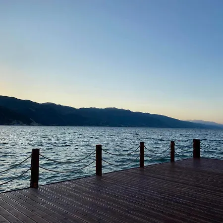 Lilly Apartament Pogradec Exterior photo